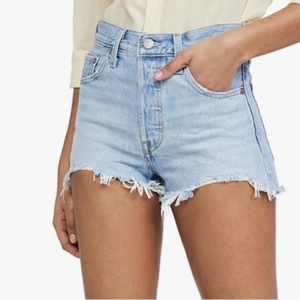 High Rise Levi’s 501 Light Wash Original Jean Shorts